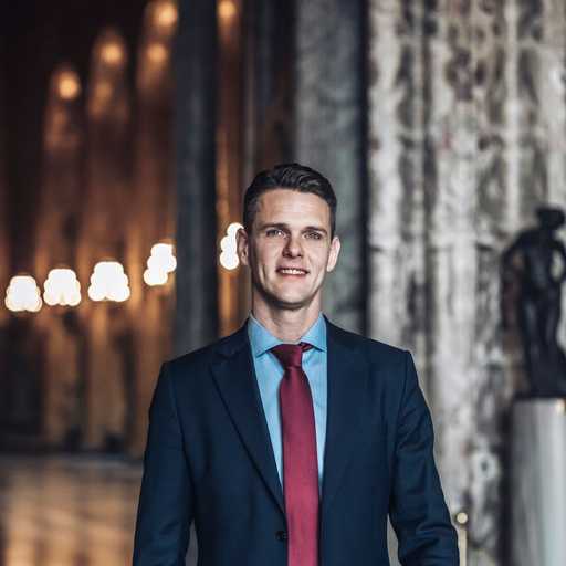 Christofer  Fjellner